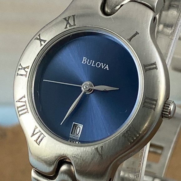 Vintage Bulova Brushed Silver Brilliant Blue Dial main image 7